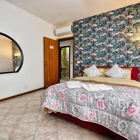 בית הארחה Holly Venice מרגרה